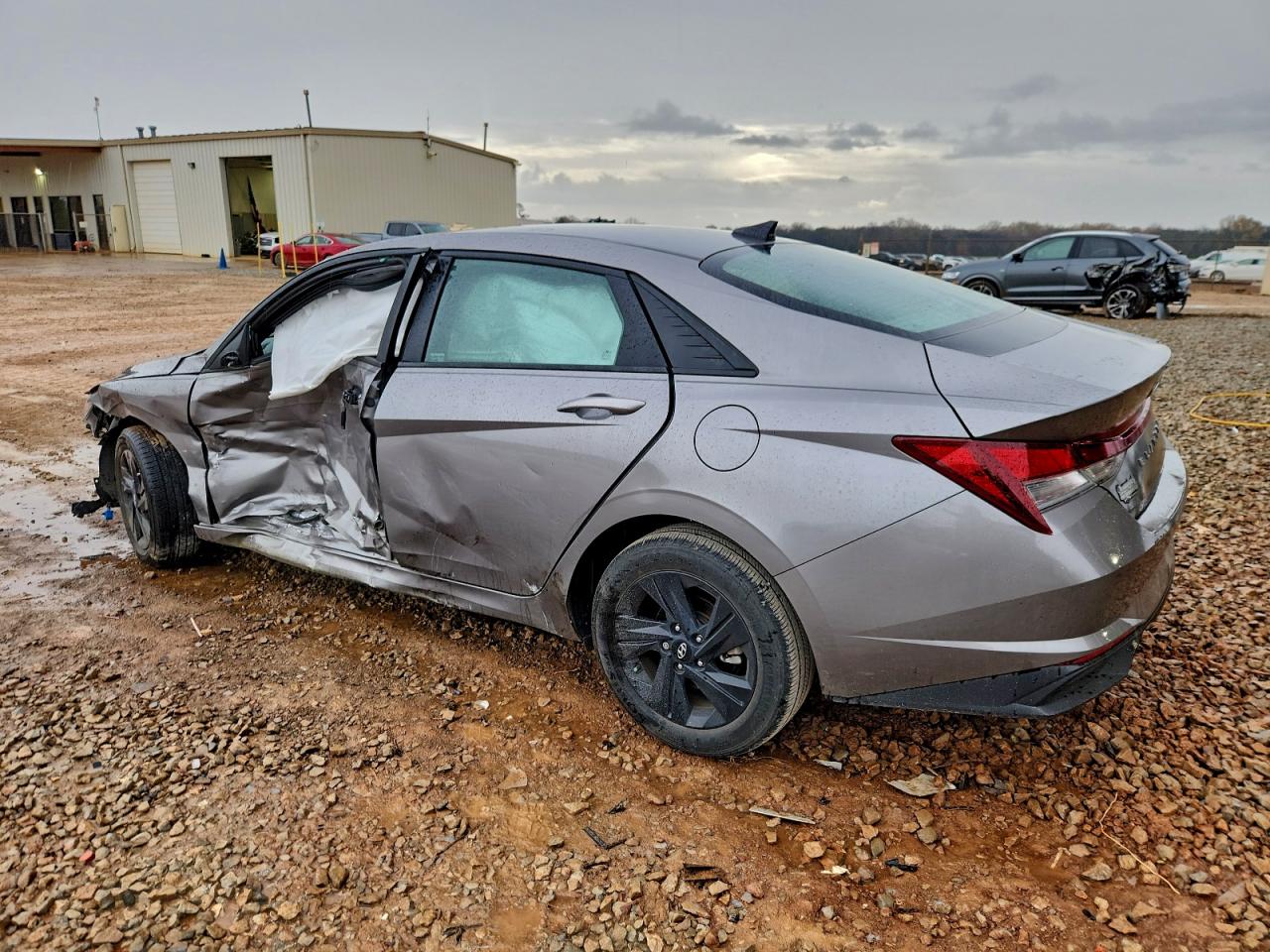 2023 HYUNDAI ELANTRA SEL photo 3