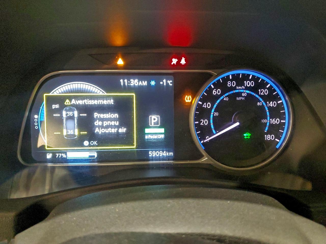 2018 NISSAN LEAF S photo 9