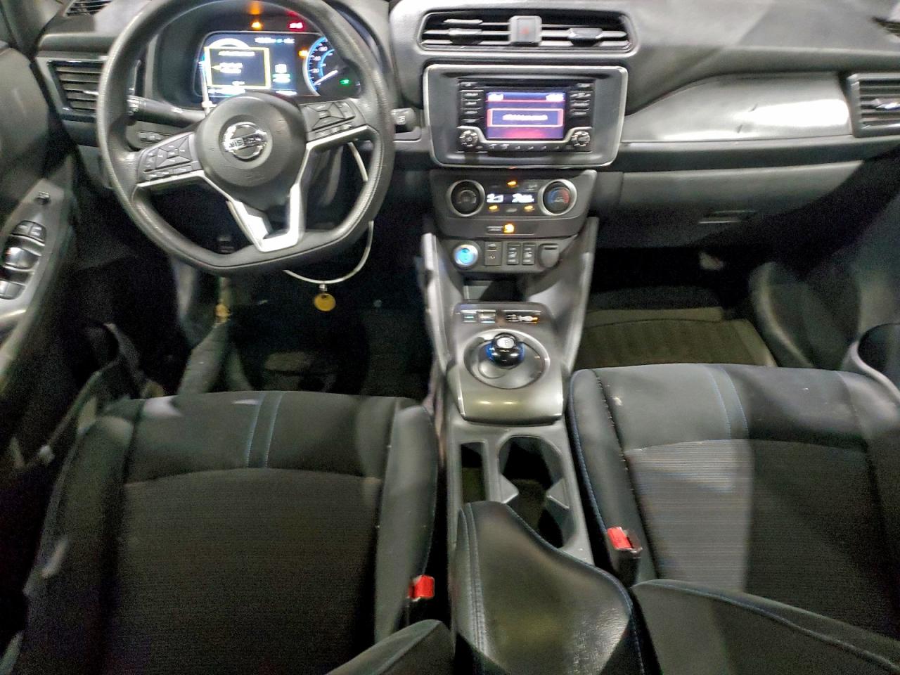 2018 NISSAN LEAF S photo 8
