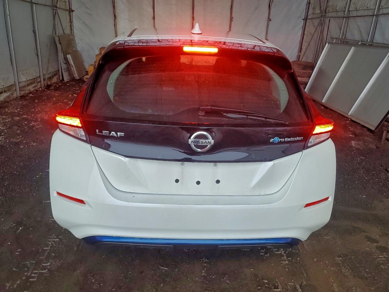 2018 NISSAN LEAF S photo 6