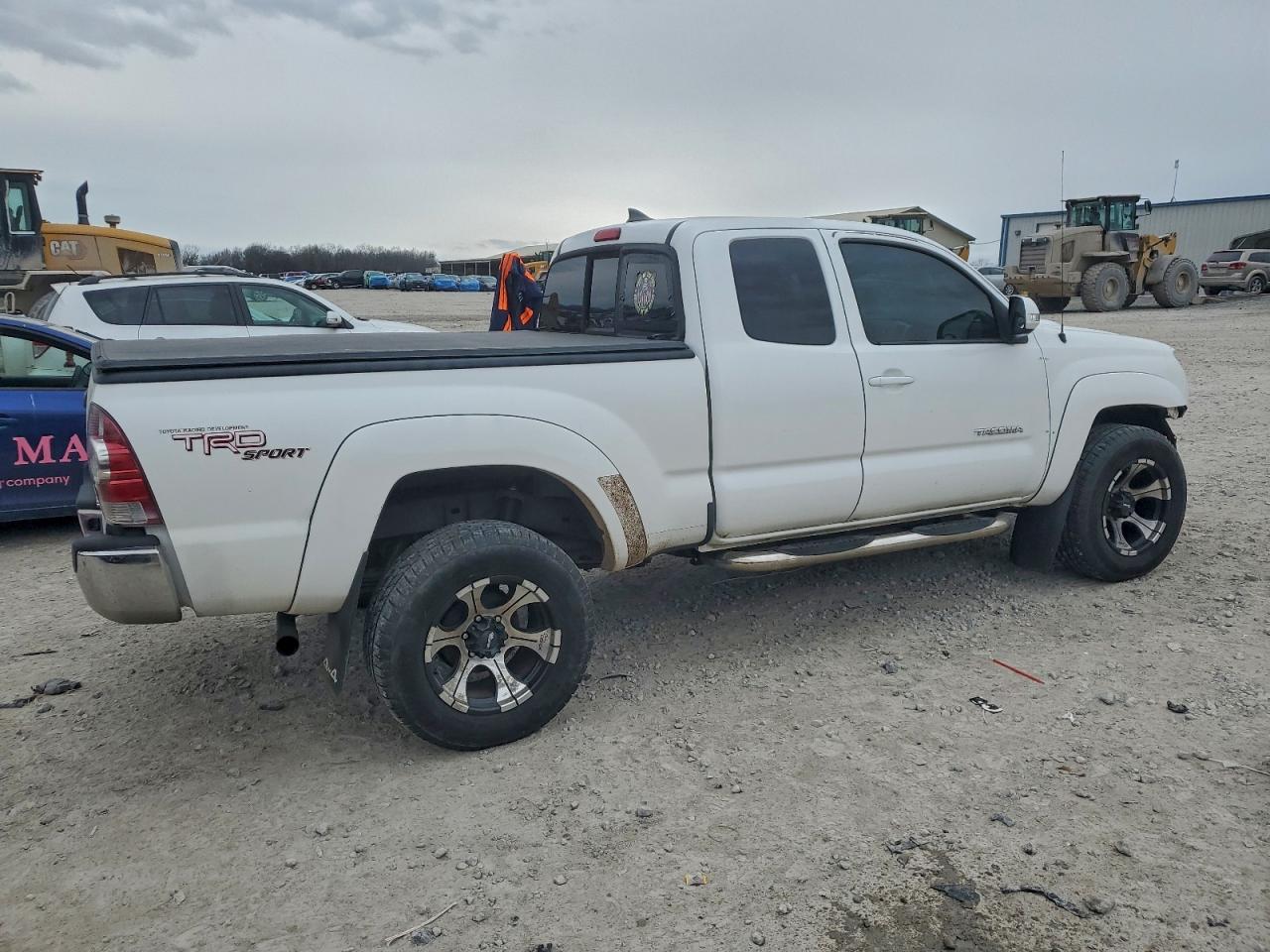 2012 TOYOTA TACOMA photo 3