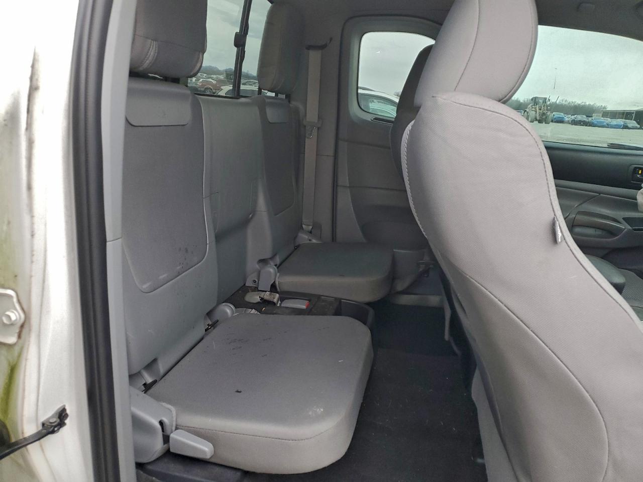 2012 TOYOTA TACOMA photo 10