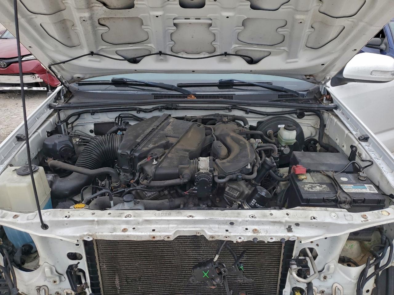 2012 TOYOTA TACOMA photo 11