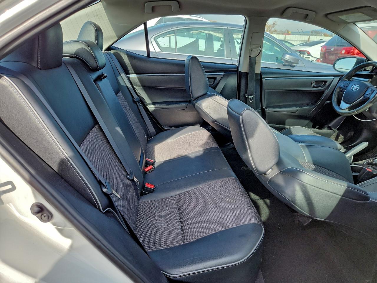 2016 TOYOTA COROLLA L photo 28