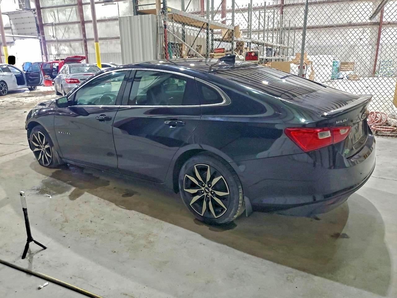 2018 CHEVROLET MALIBU LT photo 3