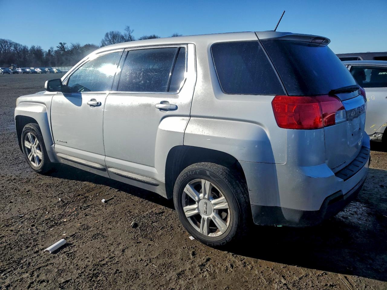 2015 GMC TERRAIN SLE photo 4