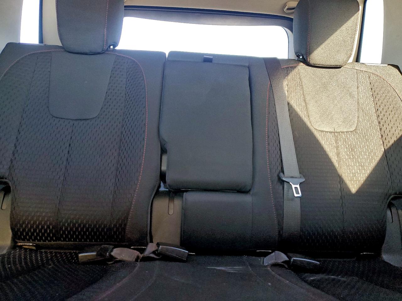 2015 GMC TERRAIN SLE photo 28