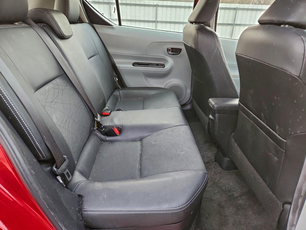 2012 TOYOTA PRIUS C photo 31