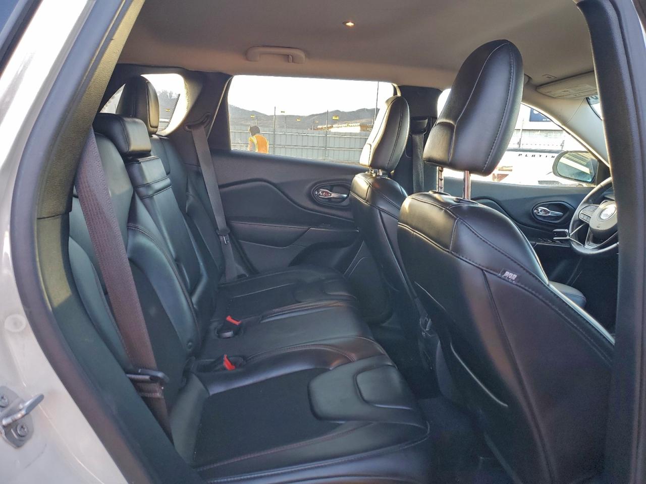2019 JEEP CHEROKEE TRAILHAWK photo 19