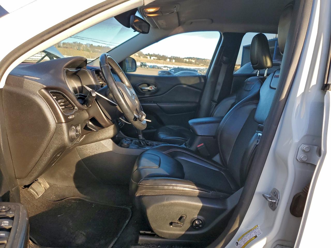 2019 JEEP CHEROKEE TRAILHAWK photo 13