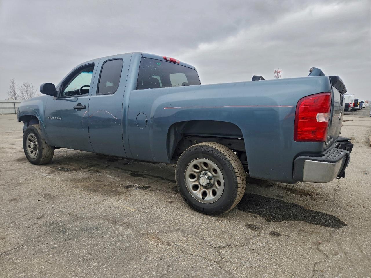 2010 CHEVROLET SILVERADO C1500 LS photo 2