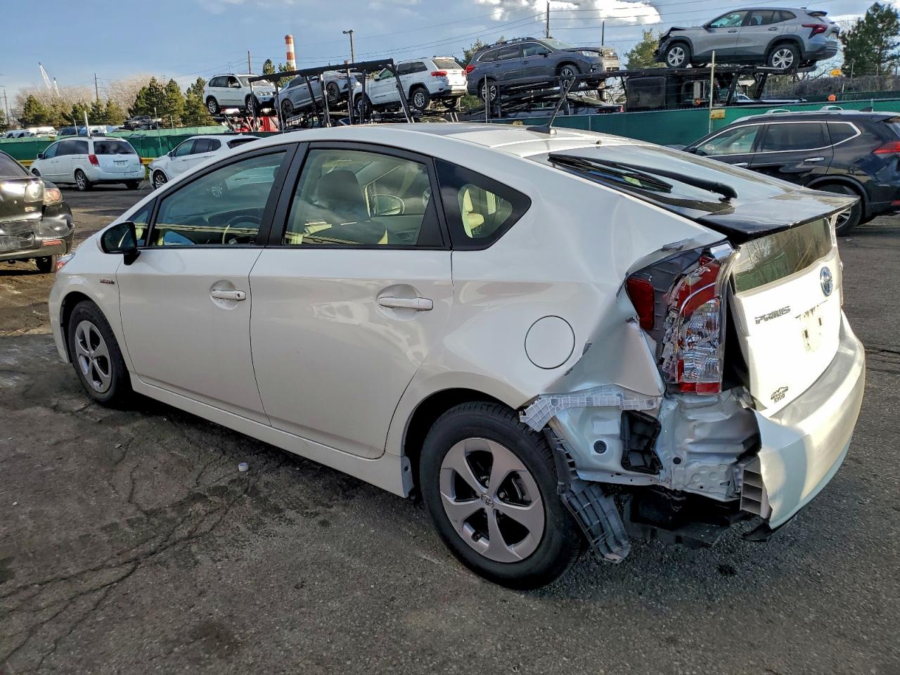 2015 TOYOTA PRIUS photo 3