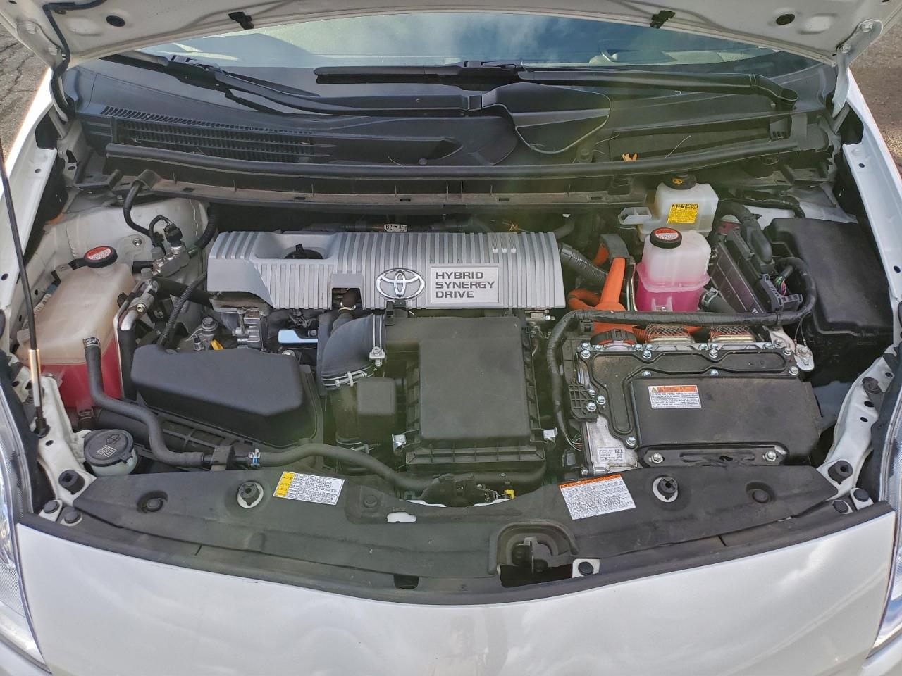 2015 TOYOTA PRIUS photo 21