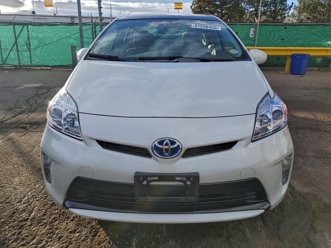 2015 TOYOTA PRIUS photo 9