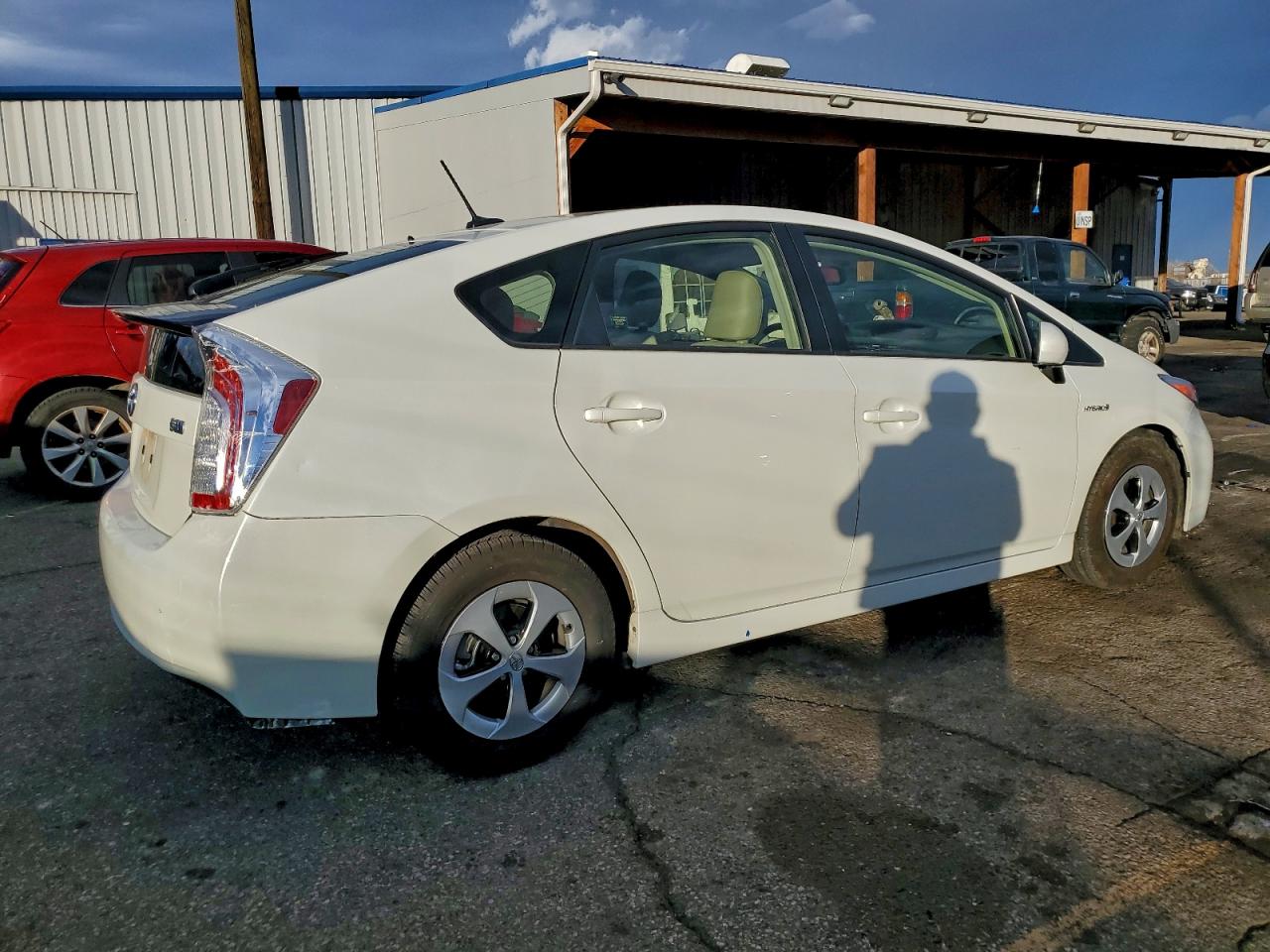 2015 TOYOTA PRIUS photo 5