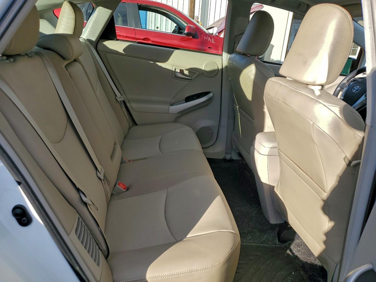 2015 TOYOTA PRIUS photo 19