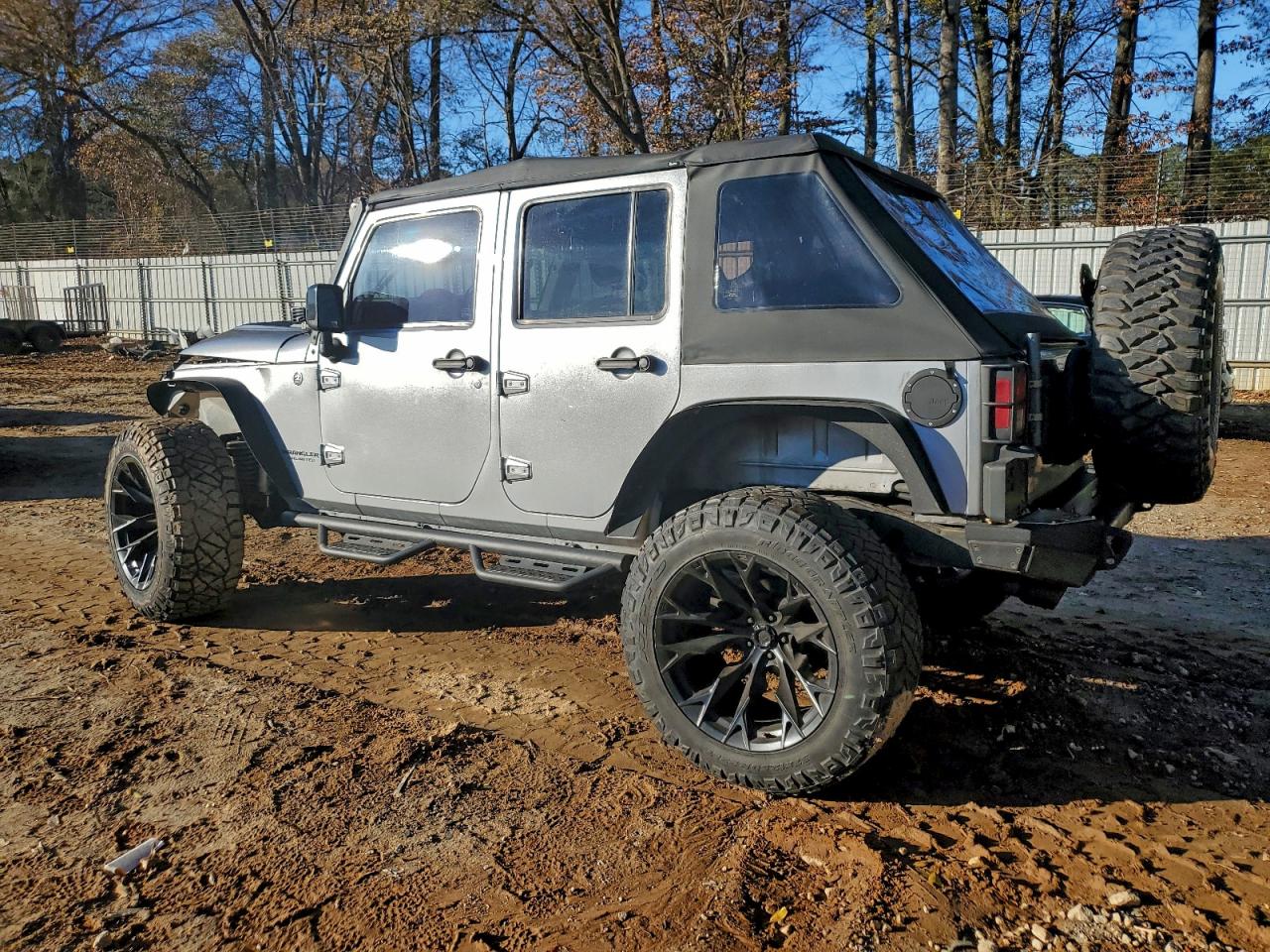 2015 JEEP WRANGLER UNLIMITED SAHARA photo 3