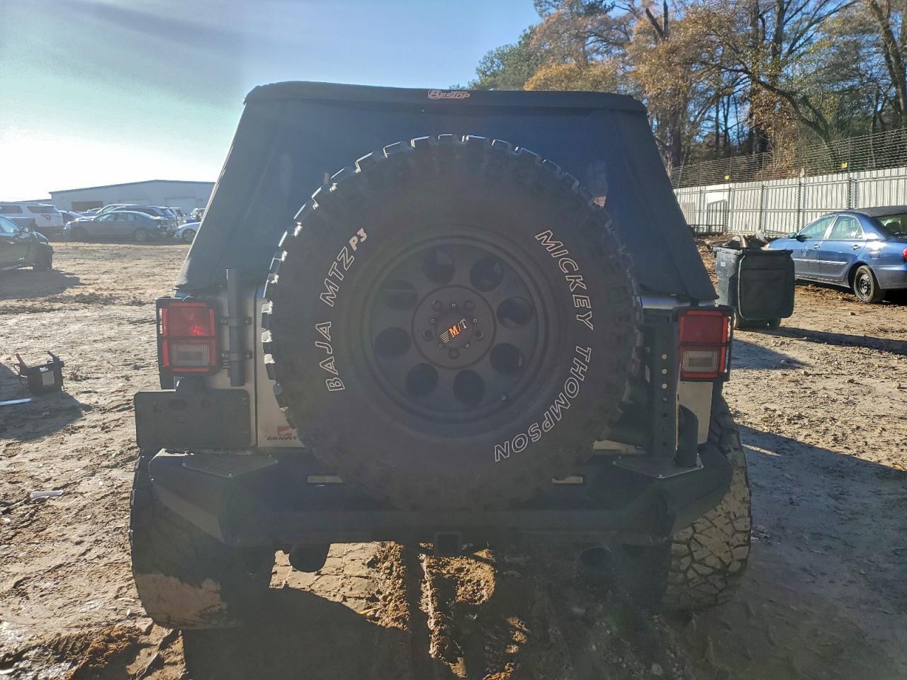 2015 JEEP WRANGLER UNLIMITED SAHARA photo 11