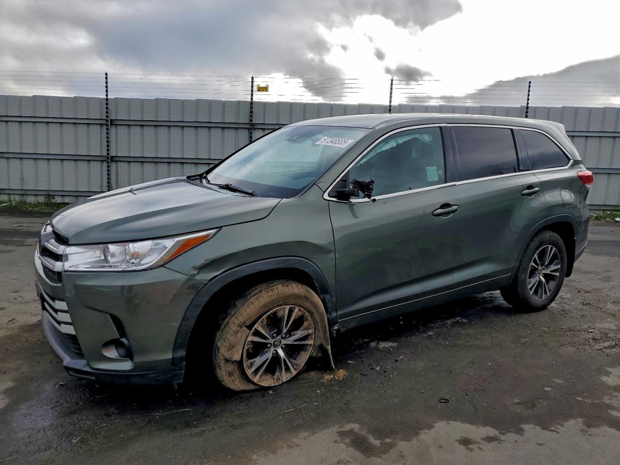 2017 TOYOTA HIGHLANDER