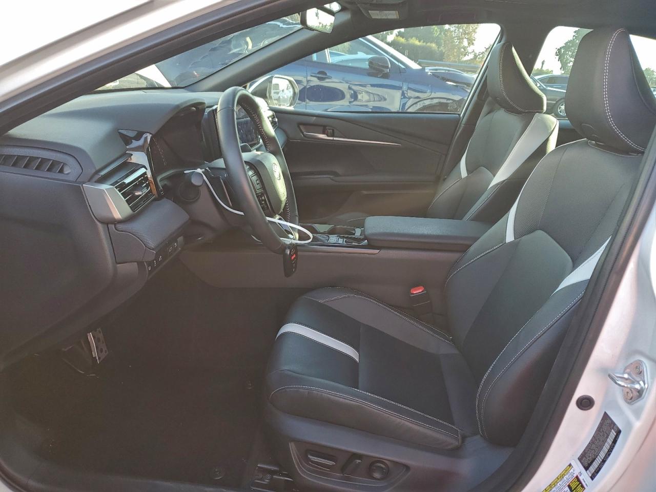2025 TOYOTA CAMRY XSE photo 7