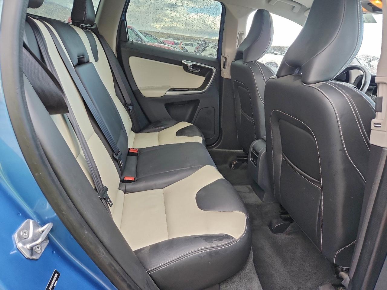 2017 VOLVO XC60 T6 DYNAMIC photo 10