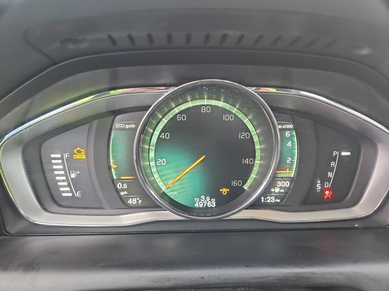 2017 VOLVO XC60 T6 DYNAMIC photo 9