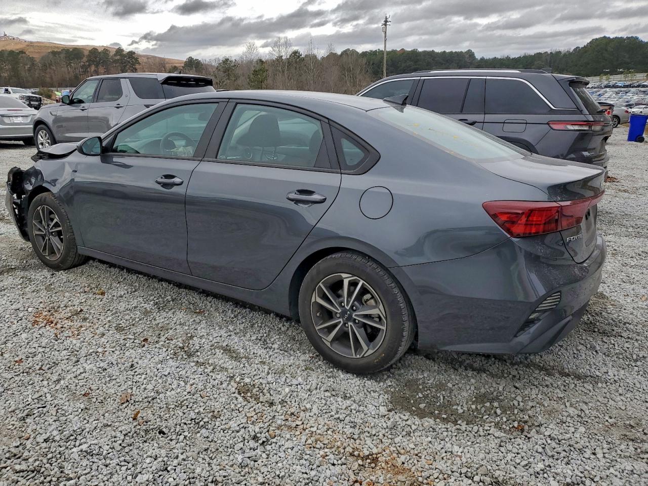 2023 KIA FORTE LX photo 4