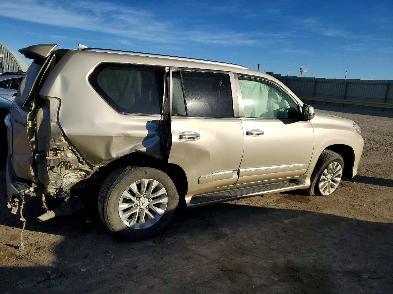 2016 LEXUS GX 460 photo 3