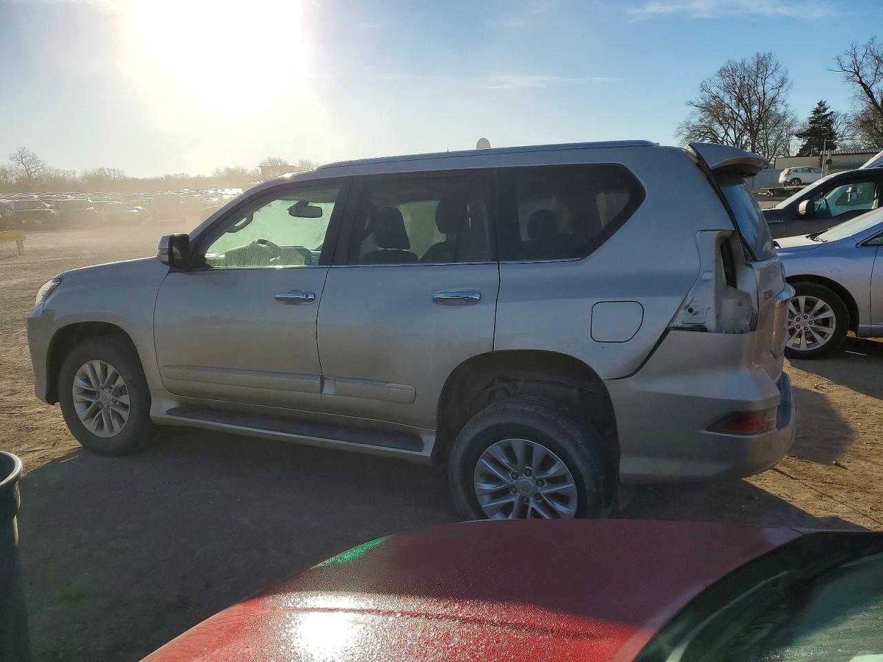 2016 LEXUS GX 460 photo 2