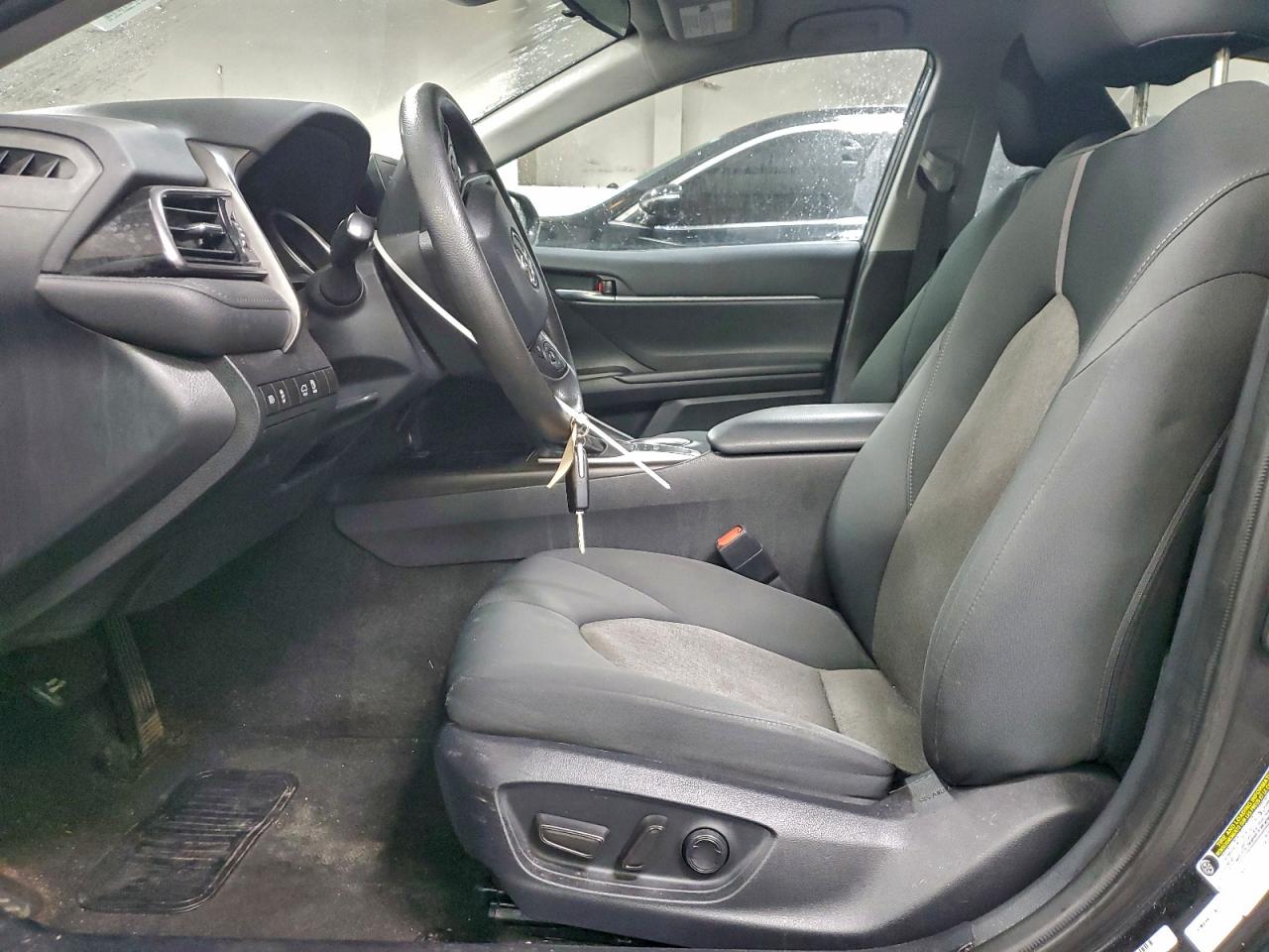 2023 TOYOTA CAMRY LE photo 7