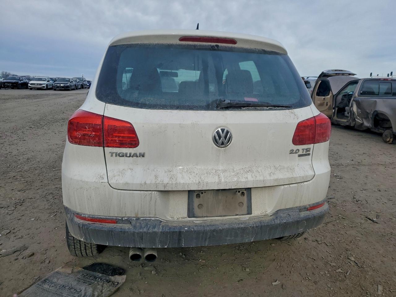 2013 VOLKSWAGEN TIGUAN S photo 16