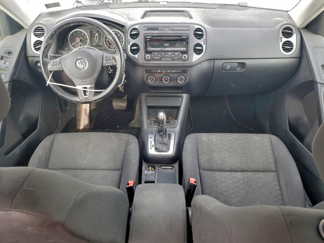 2013 VOLKSWAGEN TIGUAN S photo 22