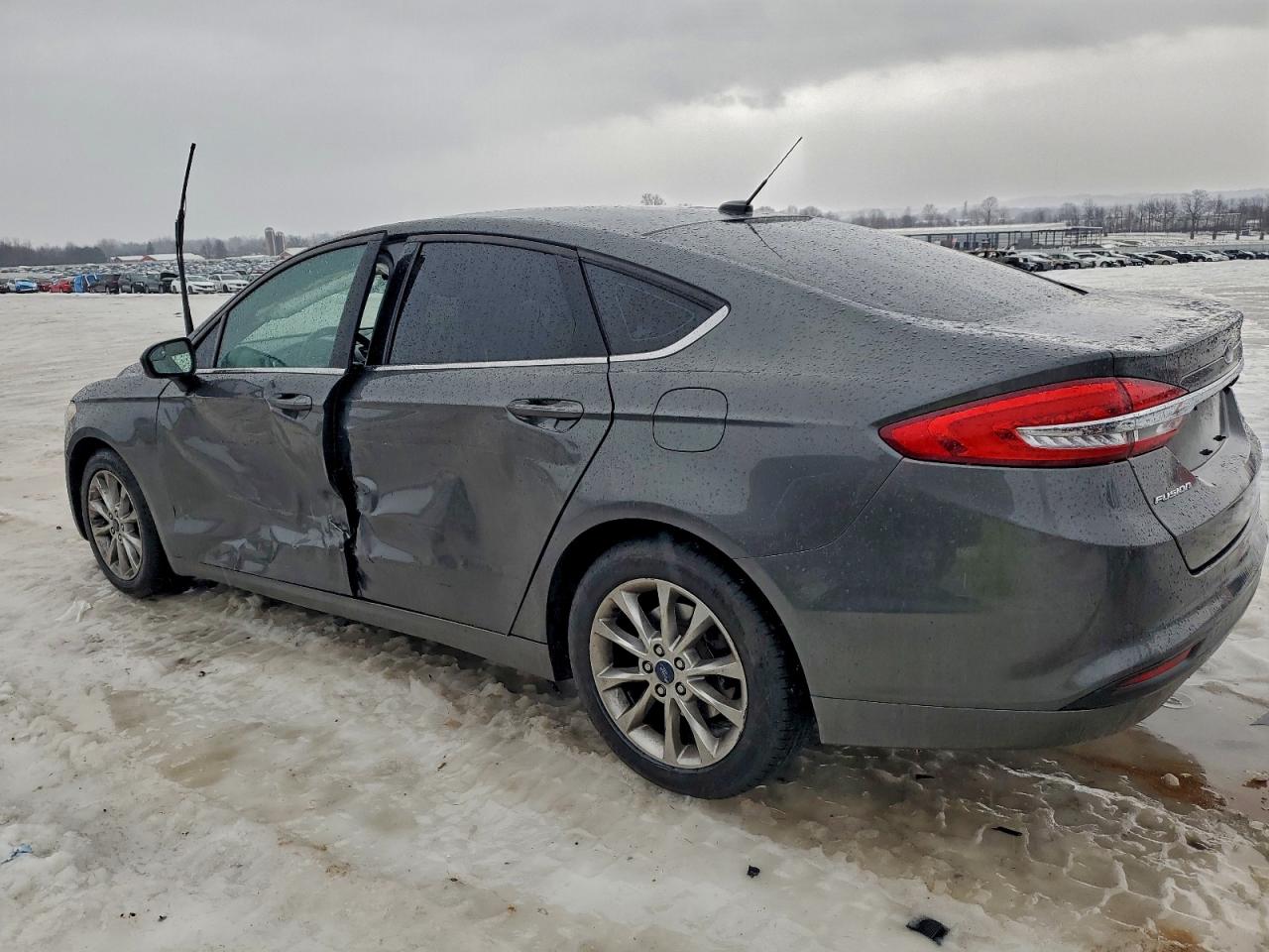 2017 FORD FUSION SE photo 4