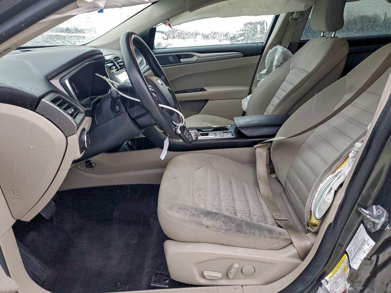 2017 FORD FUSION SE photo 19