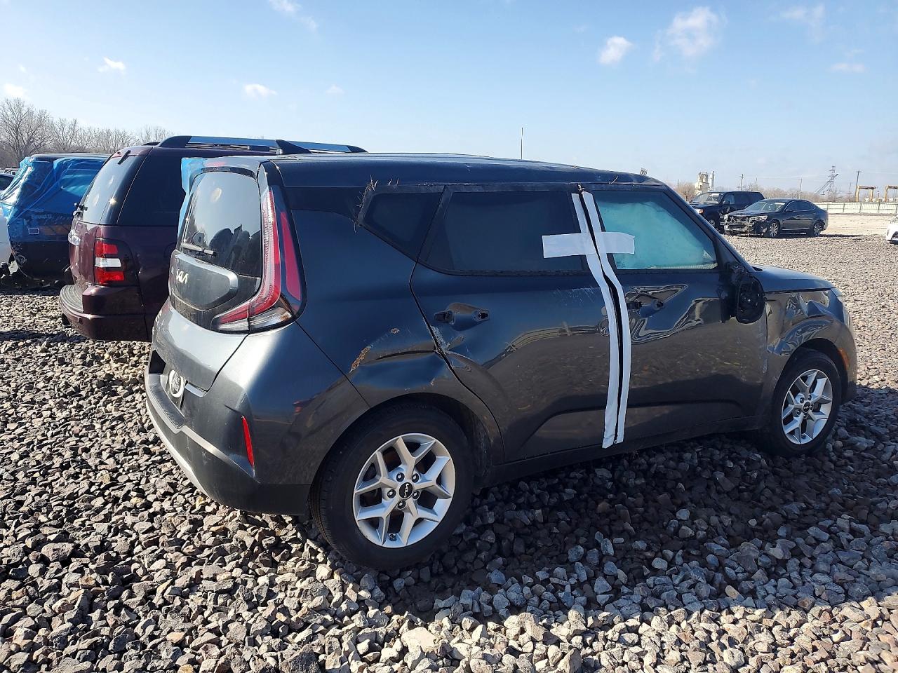 2024 KIA SOUL LX photo 3