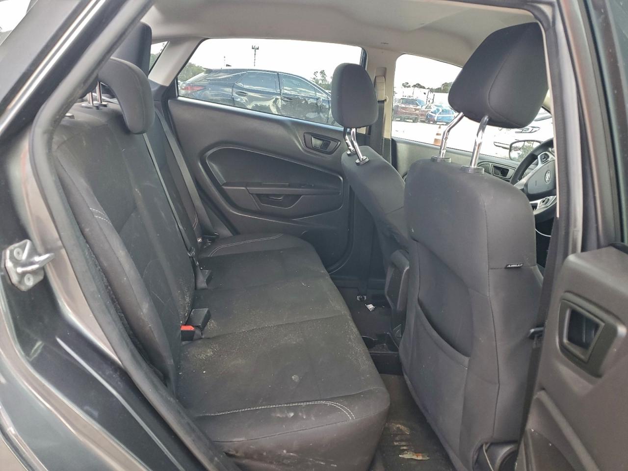2019 FORD FIESTA SE photo 19