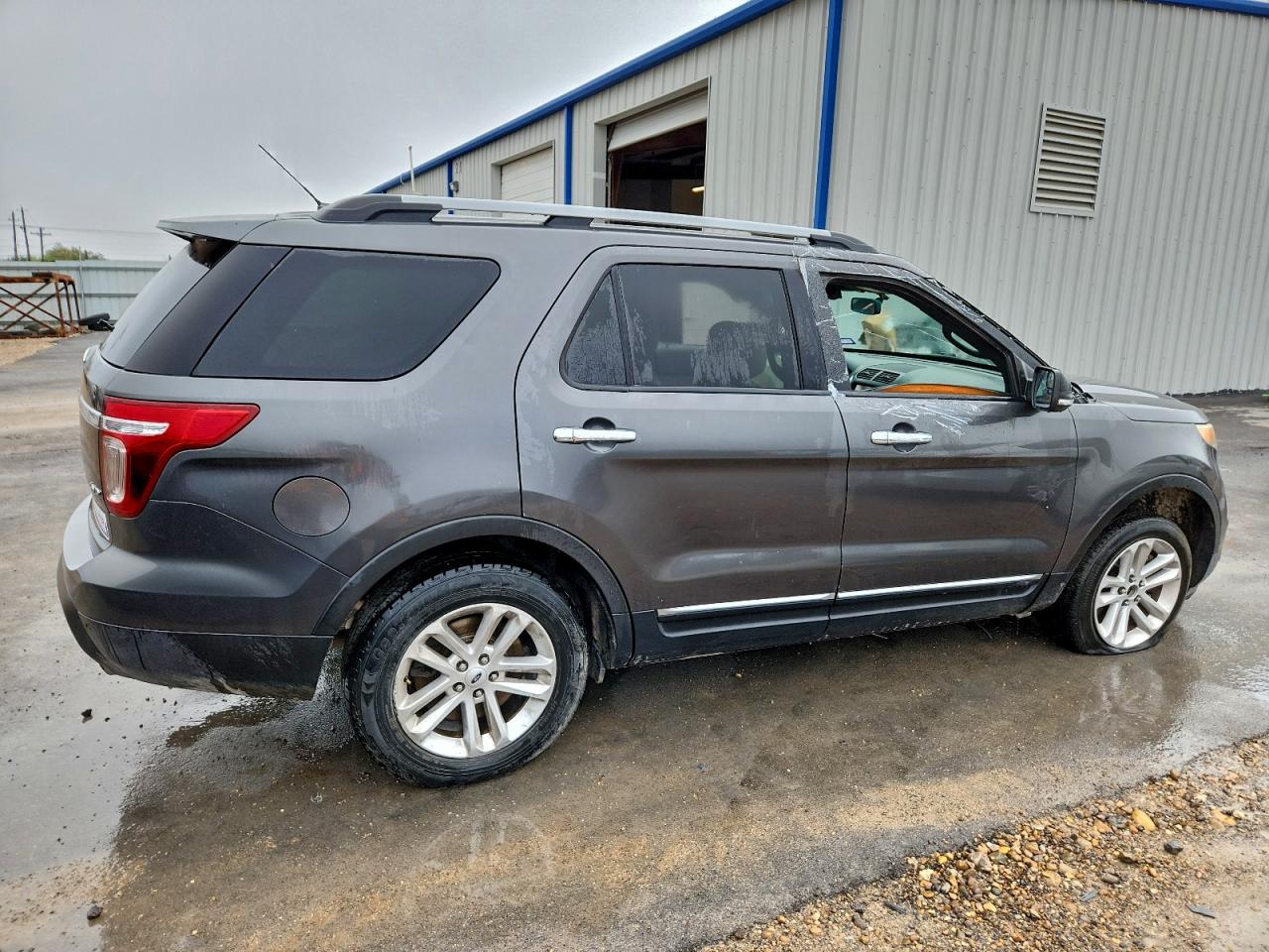 2015 FORD EXPLORER XLT photo 3