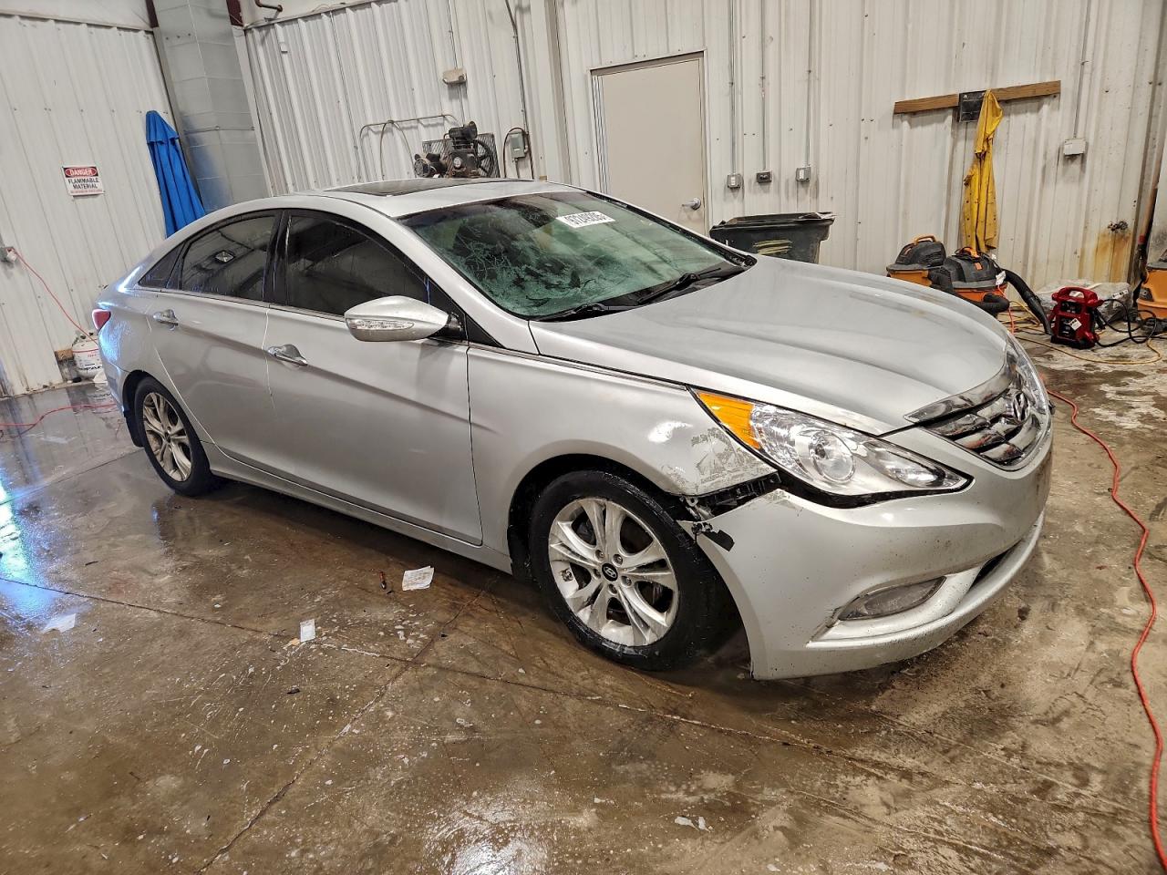 2013 HYUNDAI SONATA SE photo 4
