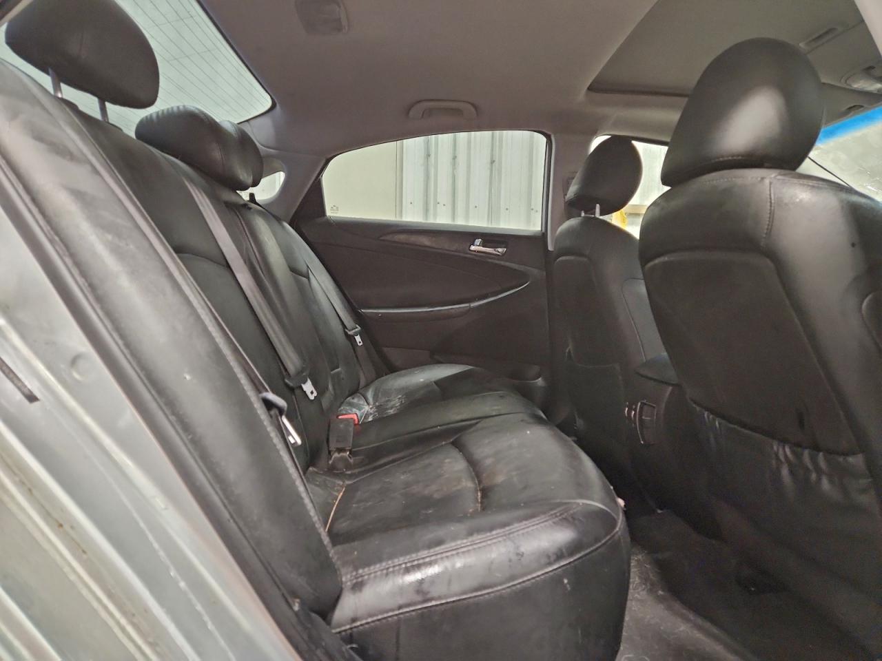 2013 HYUNDAI SONATA SE photo 10
