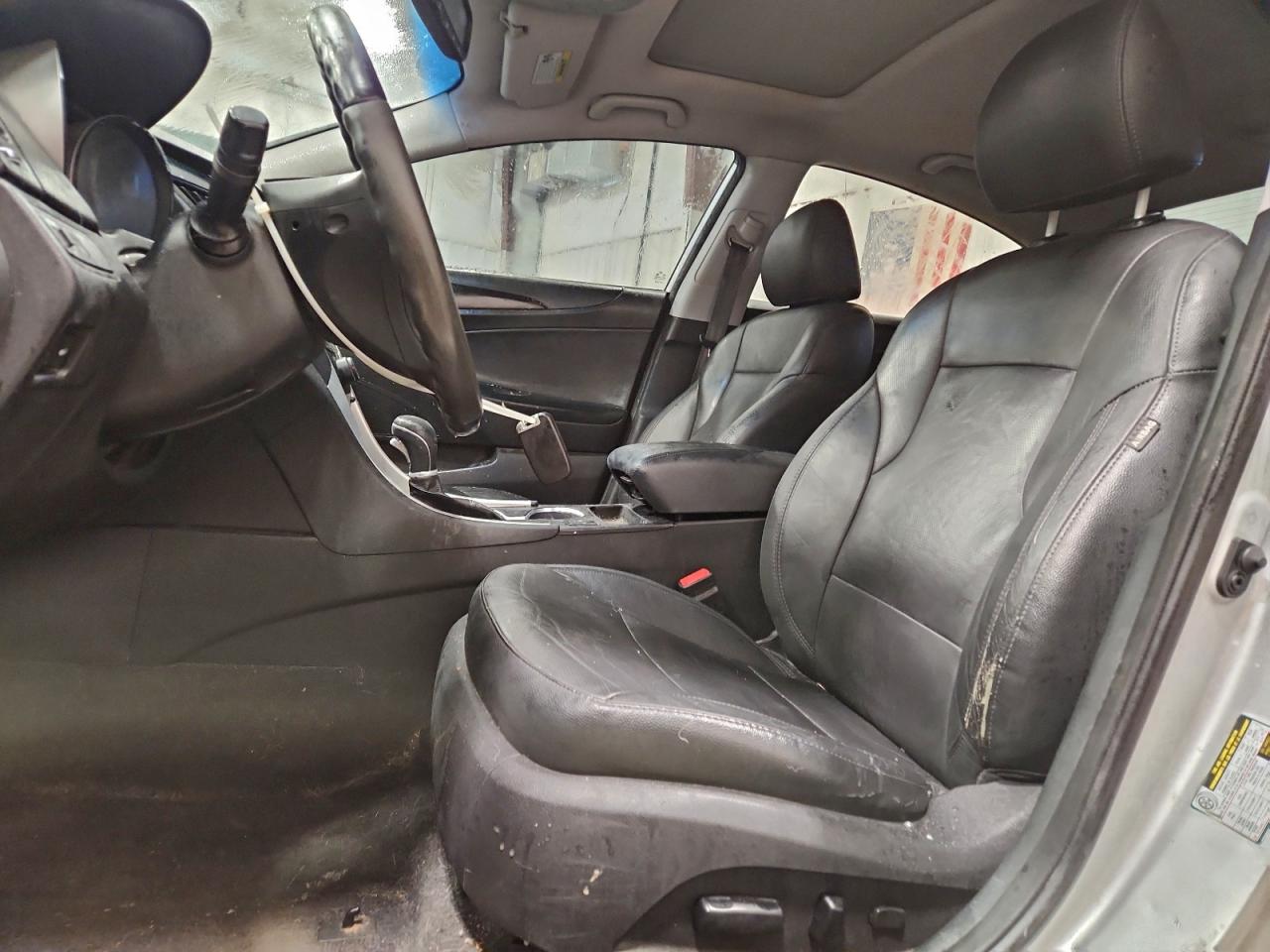 2013 HYUNDAI SONATA SE photo 7