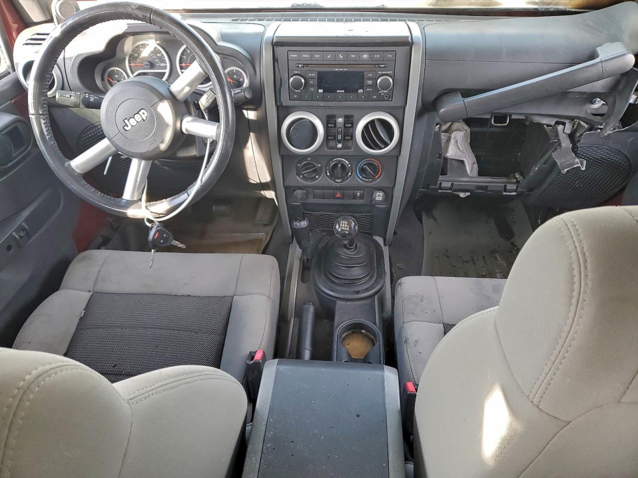 2010 JEEP WRANGLER UNLIMITED SAHARA photo 8