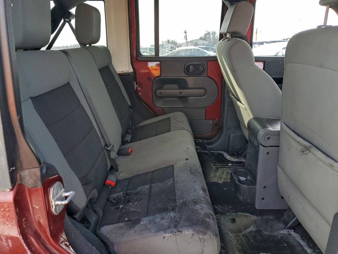2010 JEEP WRANGLER UNLIMITED SAHARA photo 11
