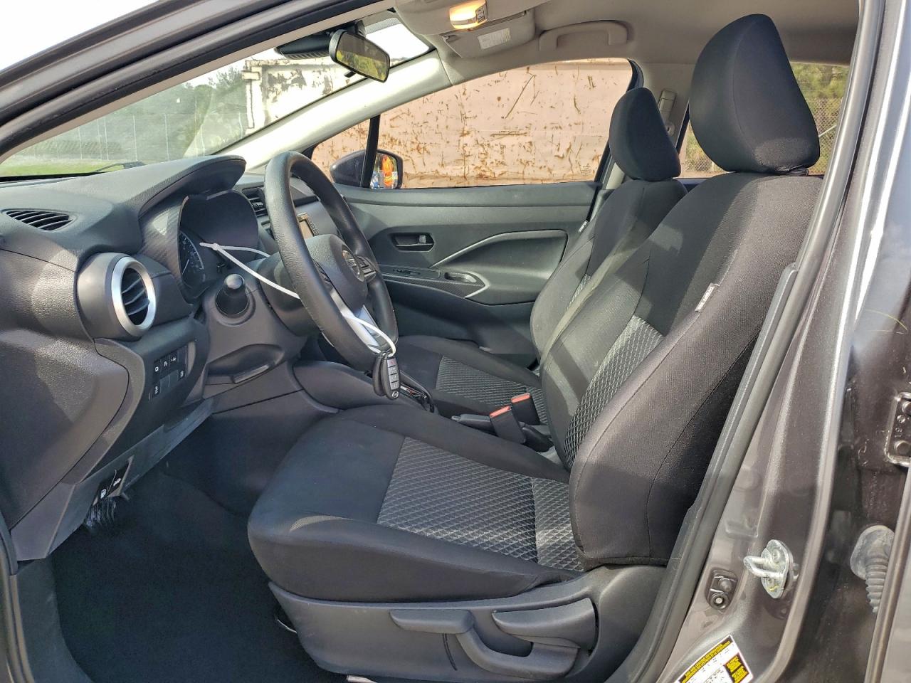 2021 NISSAN VERSA S photo 6