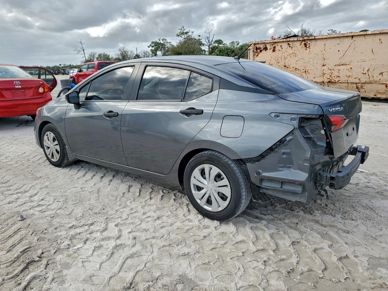 2021 NISSAN VERSA S photo 2