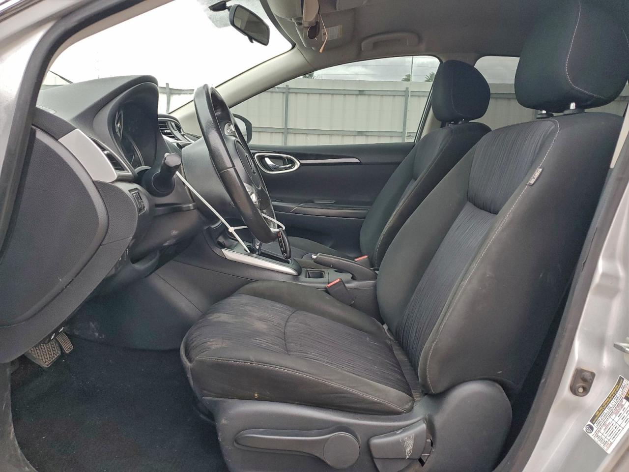 2019 NISSAN SENTRA S photo 19