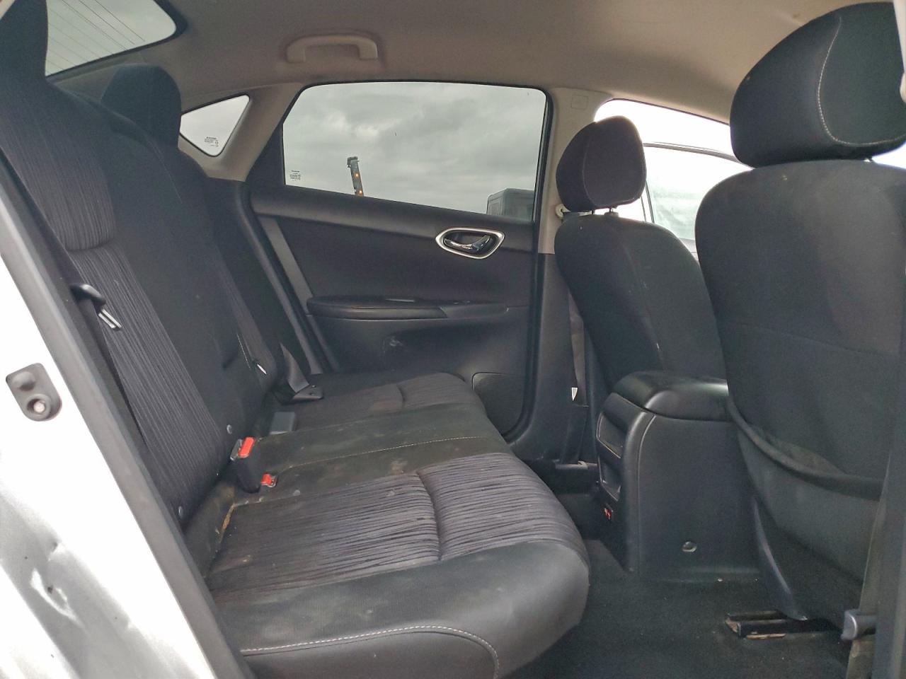 2019 NISSAN SENTRA S photo 28