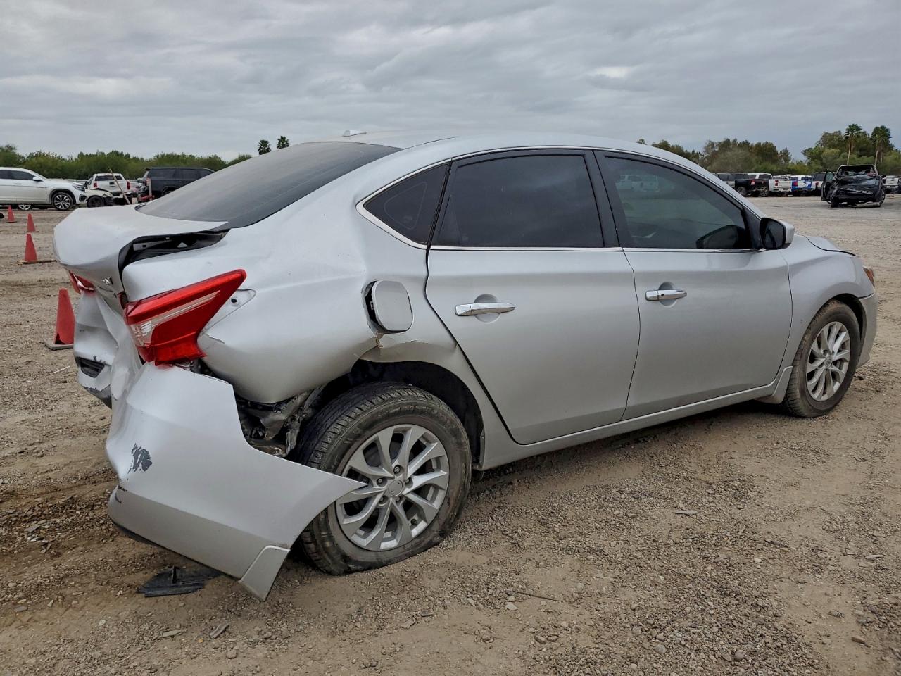 2019 NISSAN SENTRA S photo 7