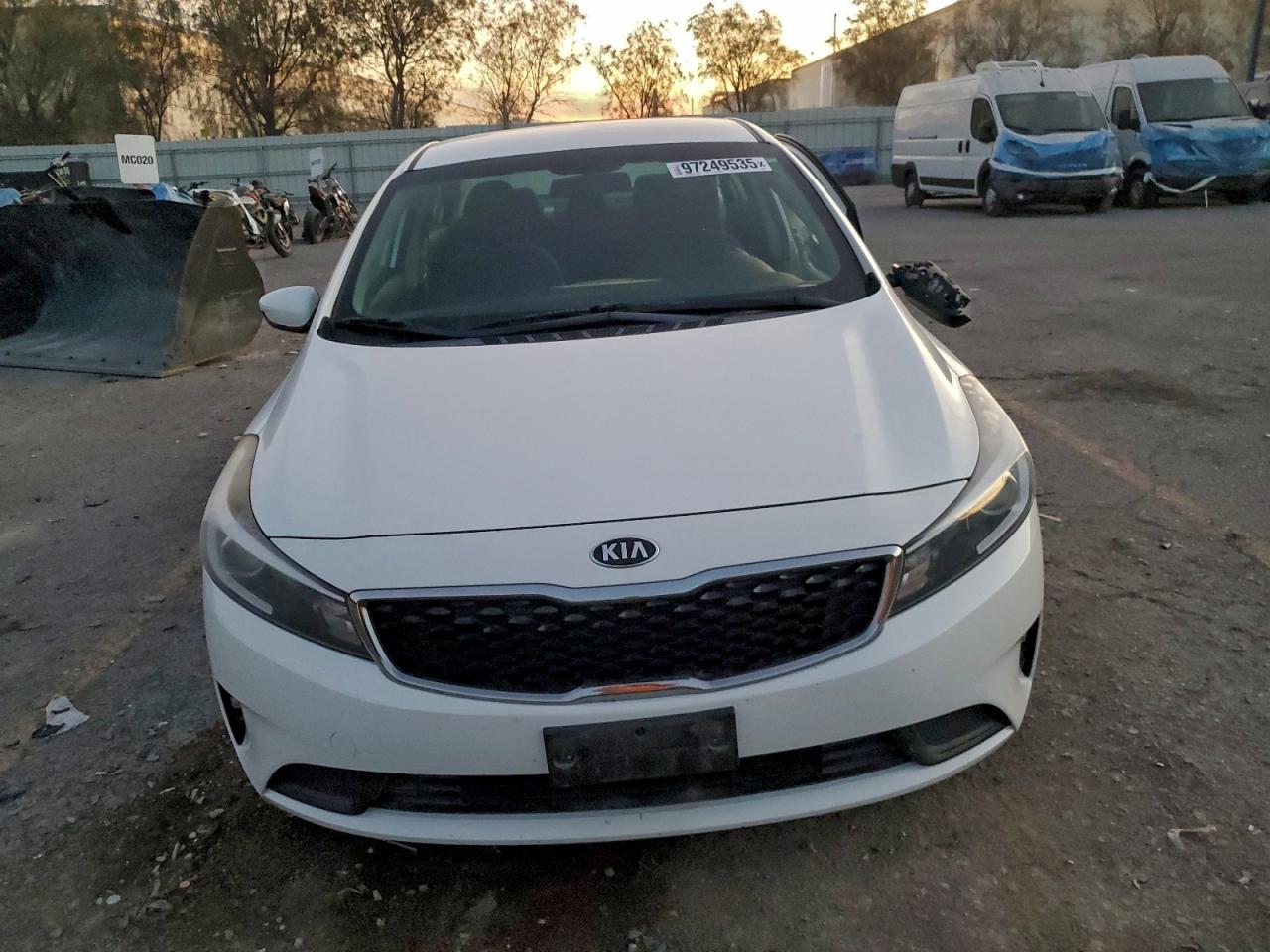 2018 KIA FORTE LX photo 9