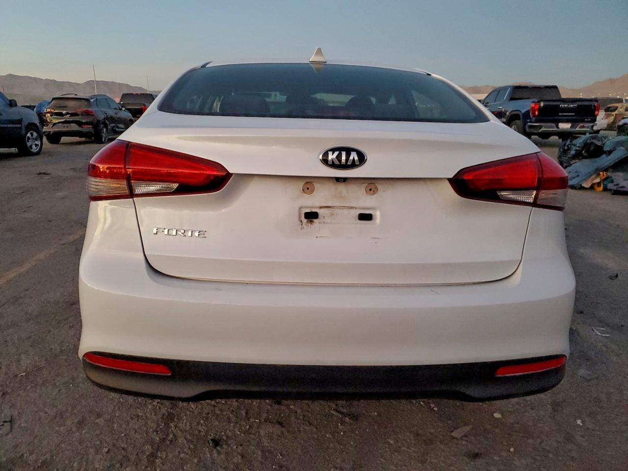 2018 KIA FORTE LX photo 11