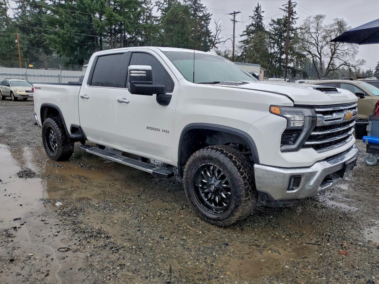 2024 CHEVROLET SILVERADO K2500 HEAVY DUTY LTZ photo 4